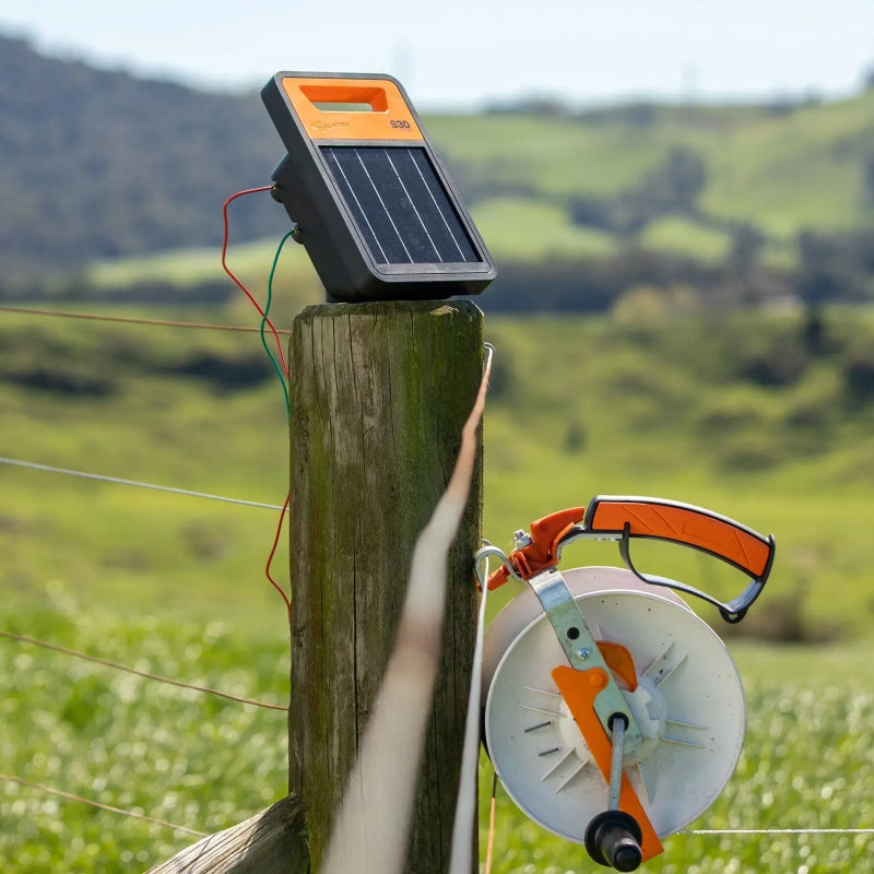 Gallagher S30li solar schrikdraadapparaat met lithium batterij