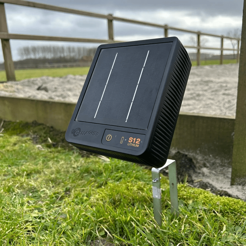 Gallagher S12 Solar schrikdraadapparaat incl. Lithium batterij (3,2 V - 6 Ah) - afrasteringsmateriaal